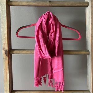 Pink scarf with tassel end detail